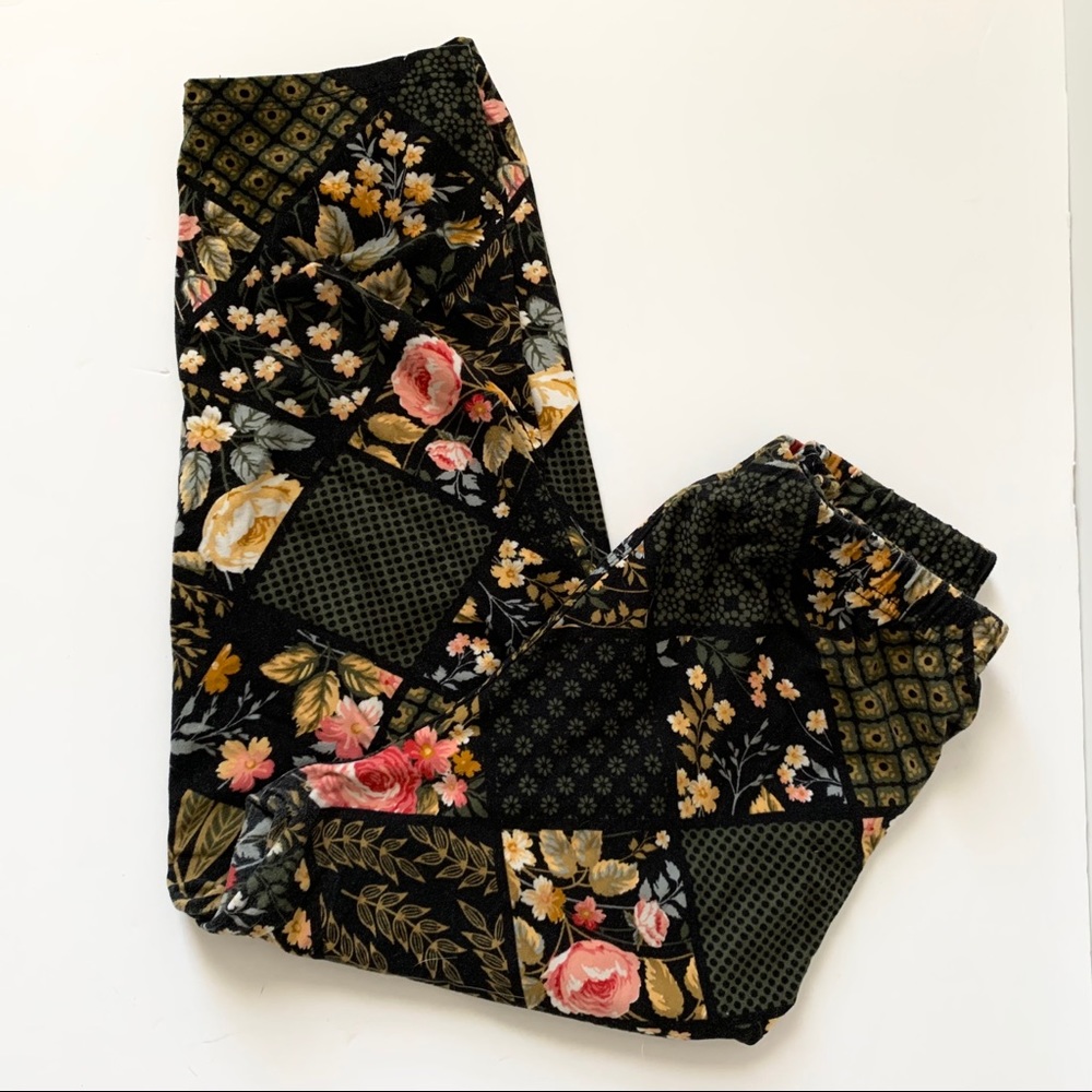 Boho floral print black leggings- cropped